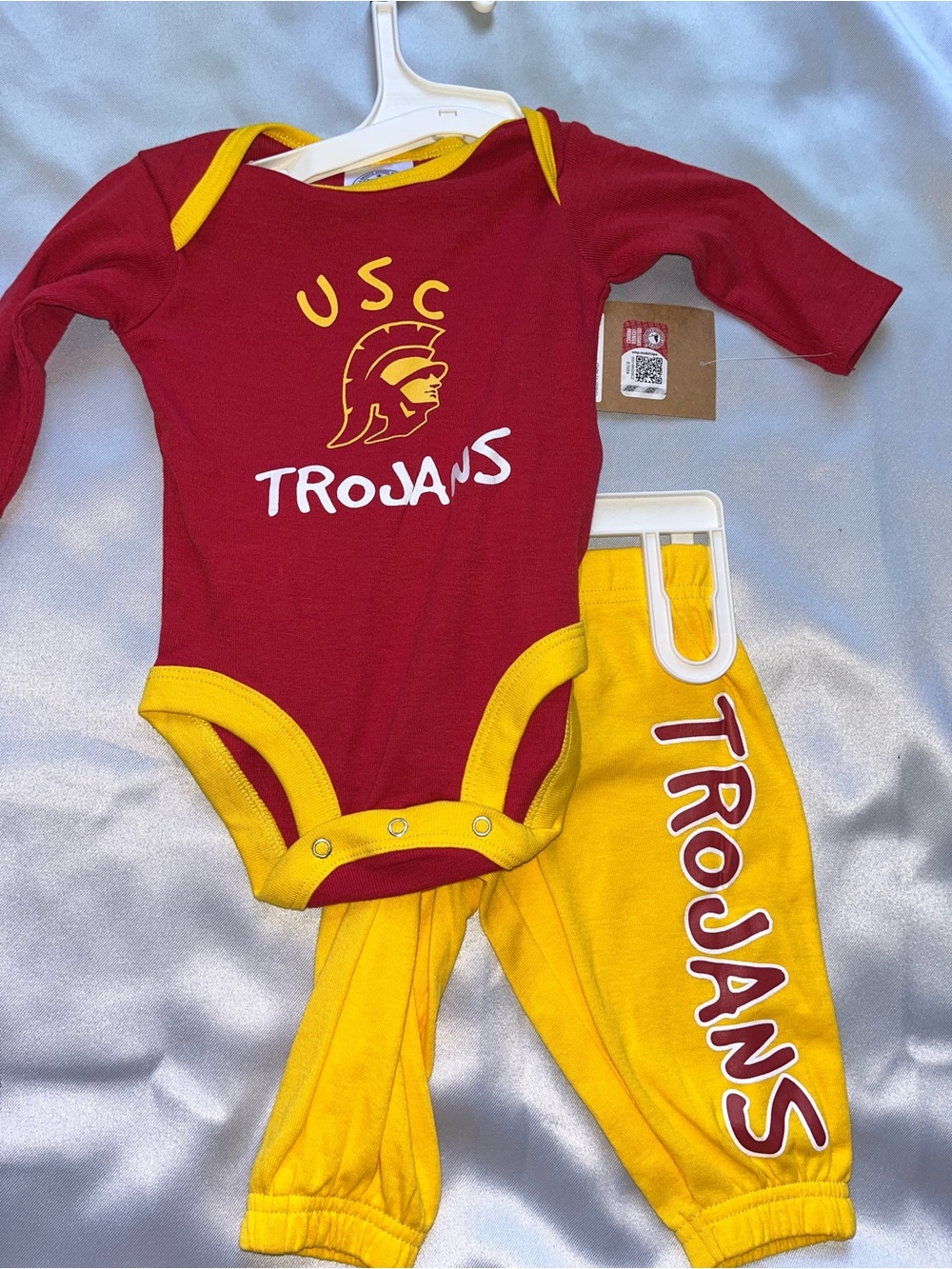 Rivalry Threads USC Trojans Bodysuit and Pants Set